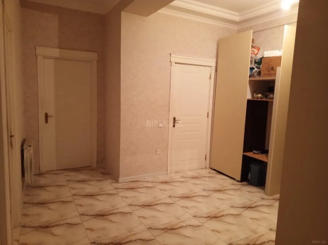 Satılır 3 otaqlı mənzil 124 m²
