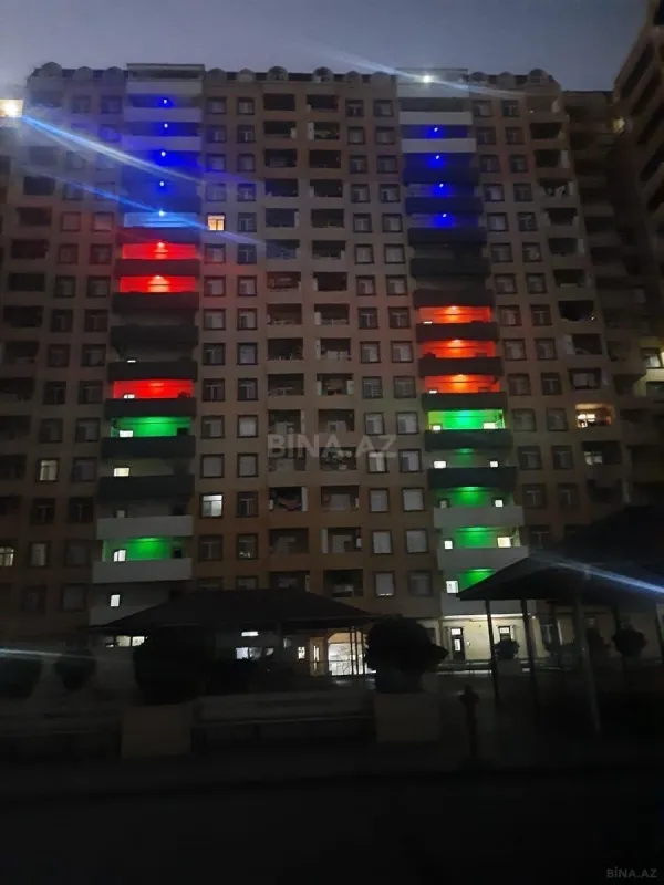 Satılır 3 otaqlı mənzil 124 m²