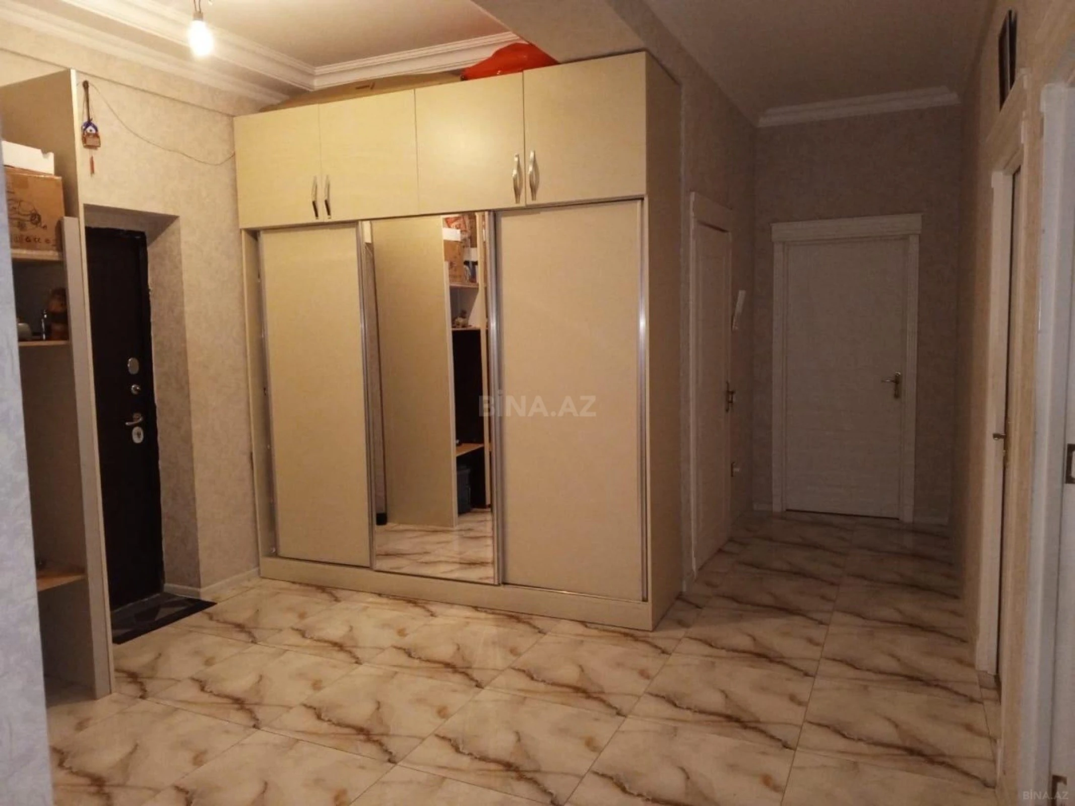 Satılır 3 otaqlı mənzil 124 m²