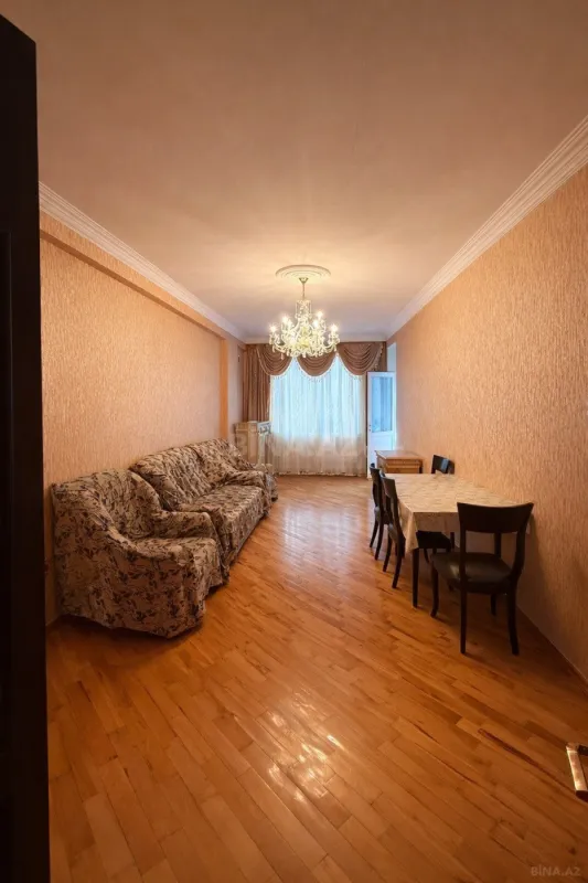 Satılır 3 otaqlı mənzil 130 m²