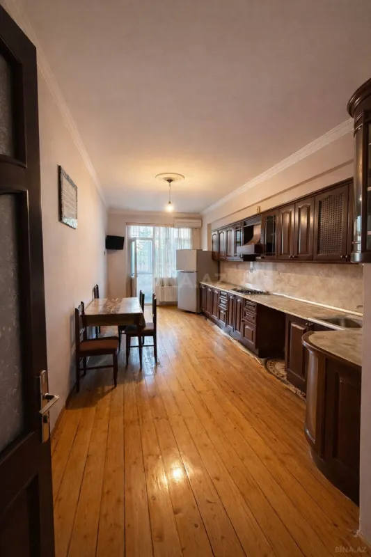 Satılır 3 otaqlı mənzil 130 m²