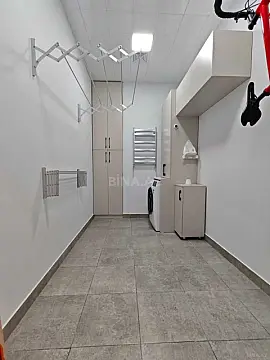 Satılır 4 otaqlı mənzil 135 m²
