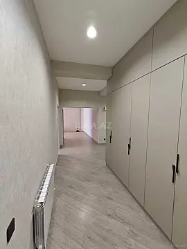 Satılır 4 otaqlı mənzil 135 m²
