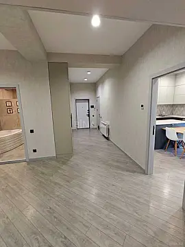 Satılır 4 otaqlı mənzil 135 m²