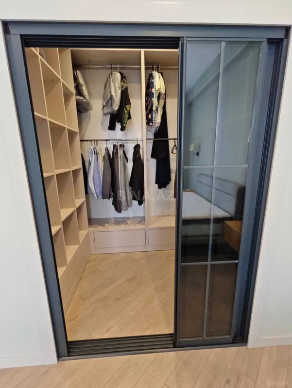 Satılır 4 otaqlı mənzil 135 m²