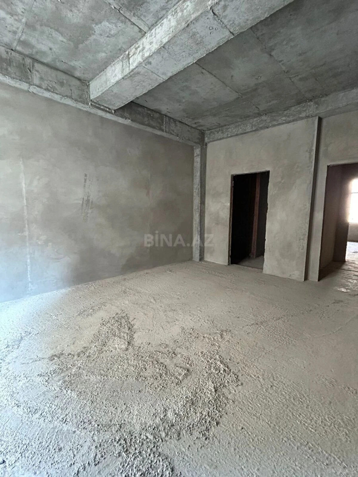 Satılır 5 otaqlı mənzil 192 m²