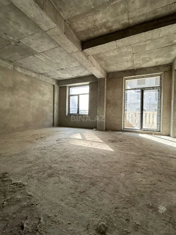 Satılır 5 otaqlı mənzil 192 m²
