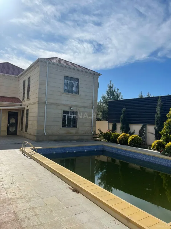 Satılır 5 otaqlı həyət evi 350 m²