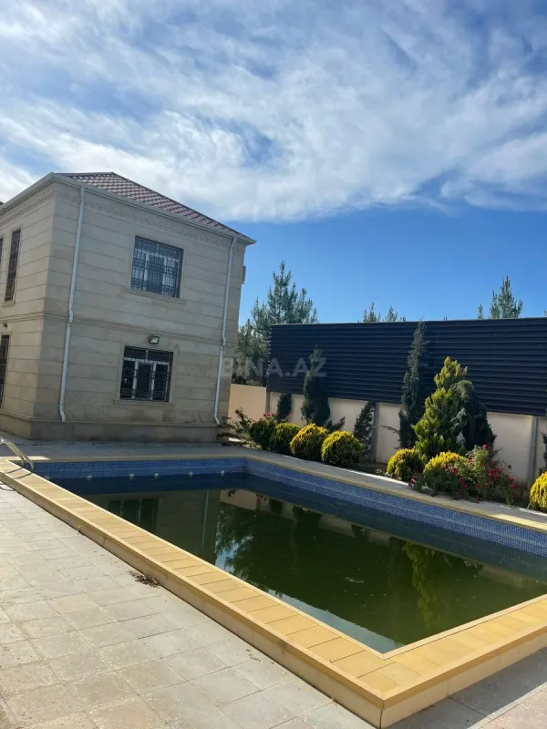 Satılır 5 otaqlı həyət evi 350 m²
