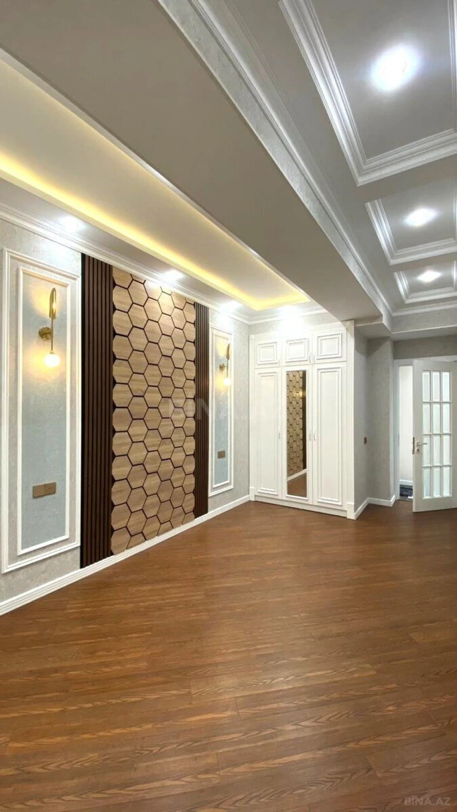 Satılır 3 otaqlı mənzil 105 m²