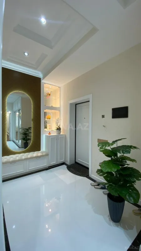 Satılır 3 otaqlı mənzil 105 m²