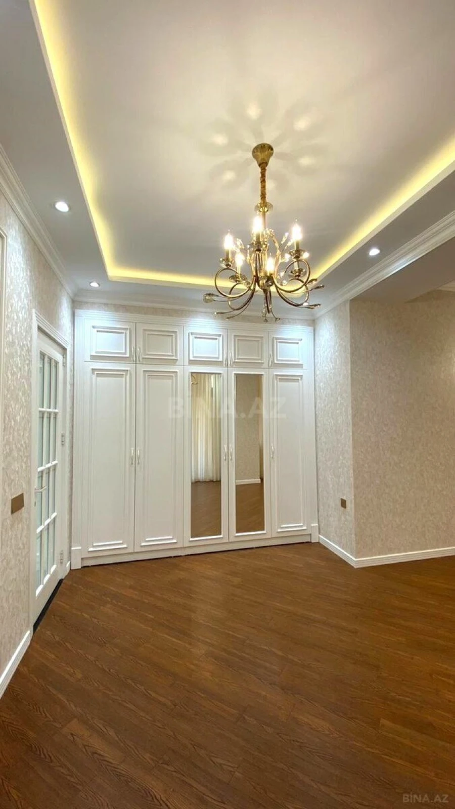 Satılır 3 otaqlı mənzil 105 m²