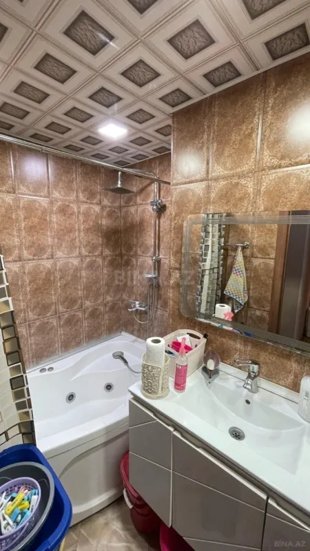 Satılır 4 otaqlı mənzil 110 m²