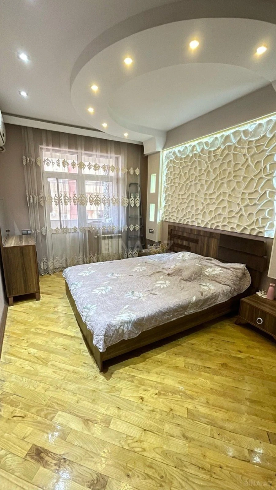Satılır 4 otaqlı mənzil 110 m²
