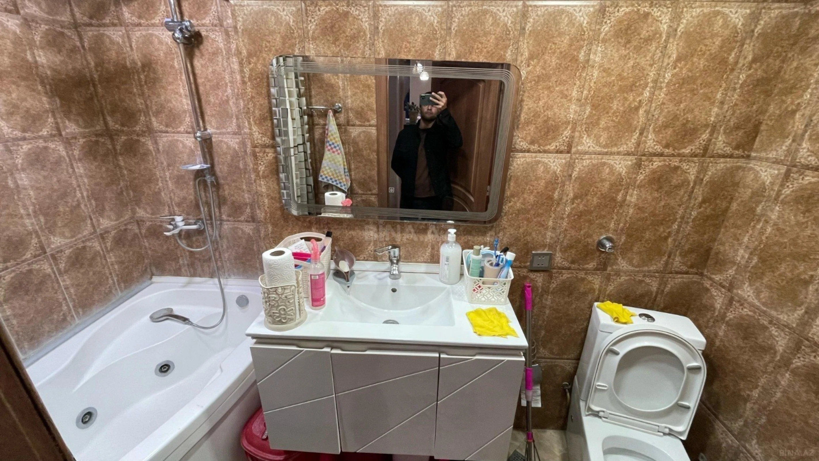 Satılır 4 otaqlı mənzil 110 m²