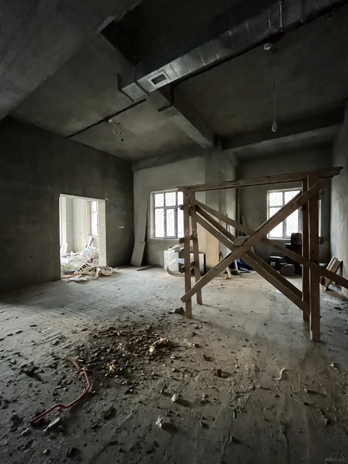 Satılır obyekt 340 m²