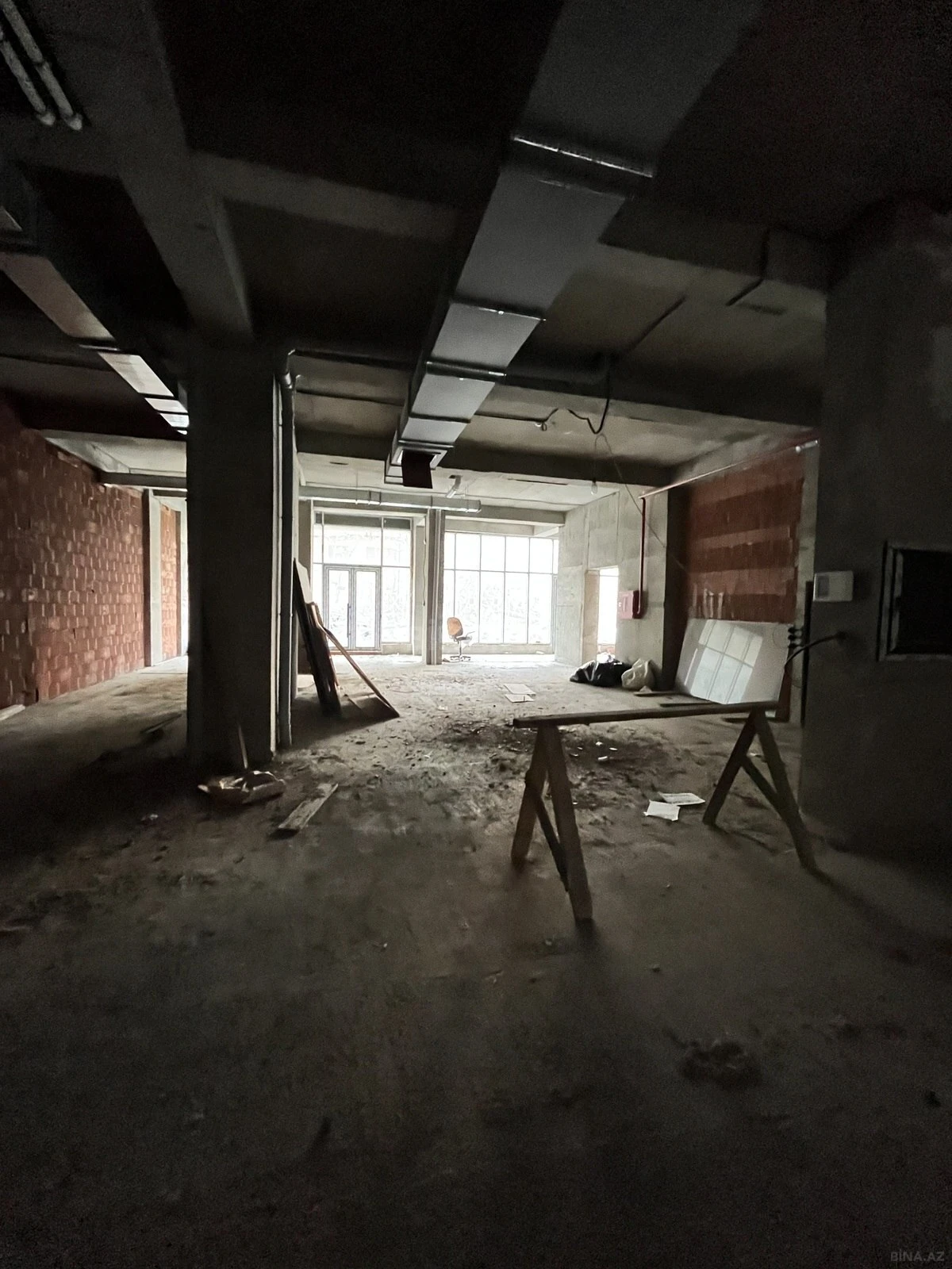 Satılır obyekt 340 m²