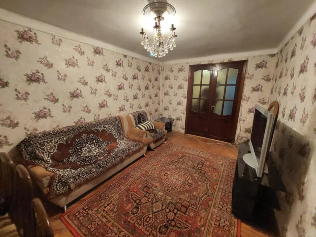 Satılır 4 otaqlı mənzil 75 m²