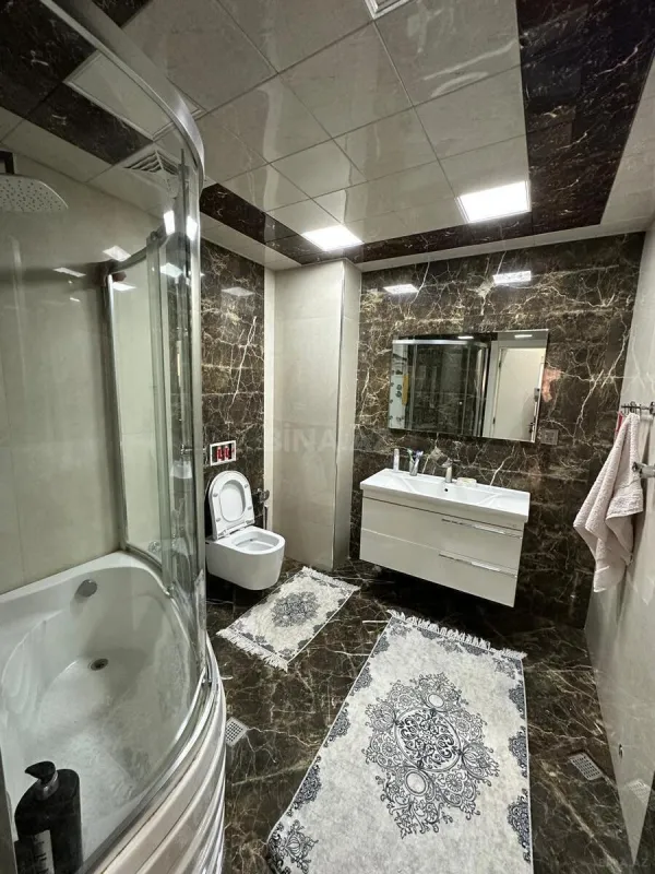 Satılır 3 otaqlı mənzil 136 m²