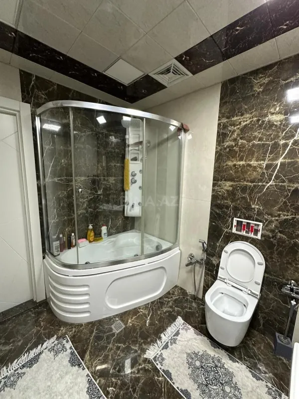 Satılır 3 otaqlı mənzil 136 m²