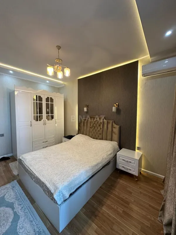 Satılır 3 otaqlı mənzil 136 m²