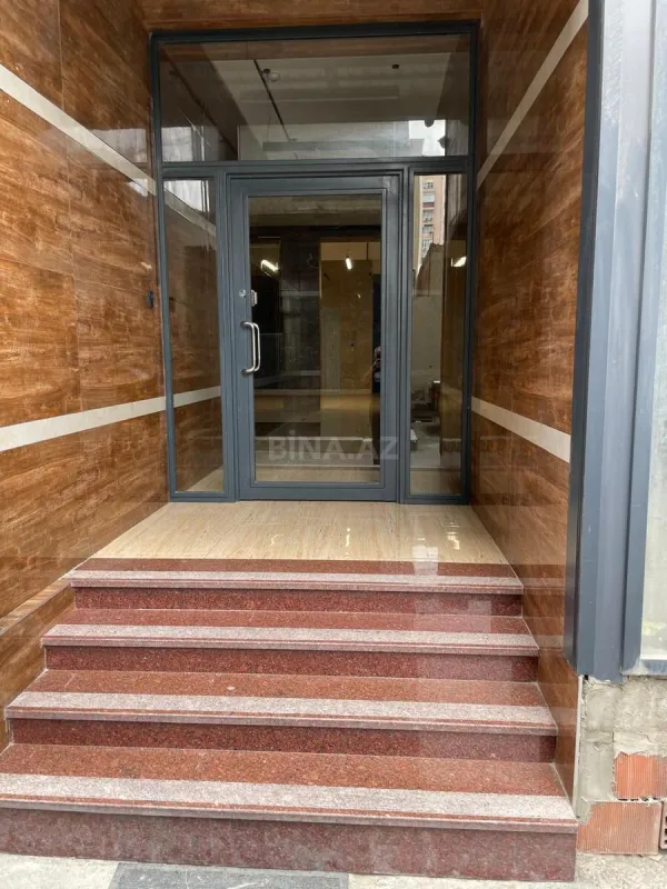 Satılır 4 otaqlı mənzil 190 m²