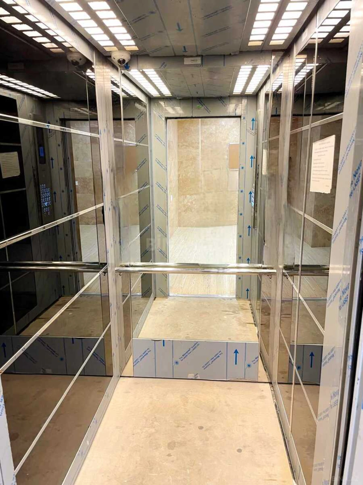 Satılır 4 otaqlı mənzil 190 m²