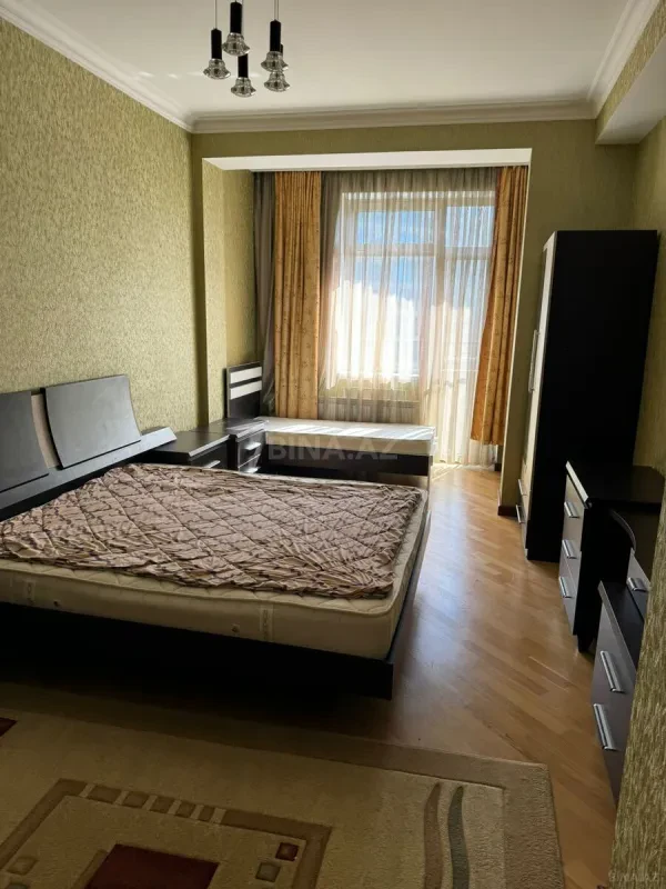 Kirayə verilir 2 otaqlı mənzil 77 m²