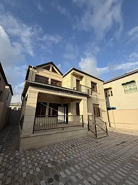 Satılır 6 otaqlı həyət evi 260 m²