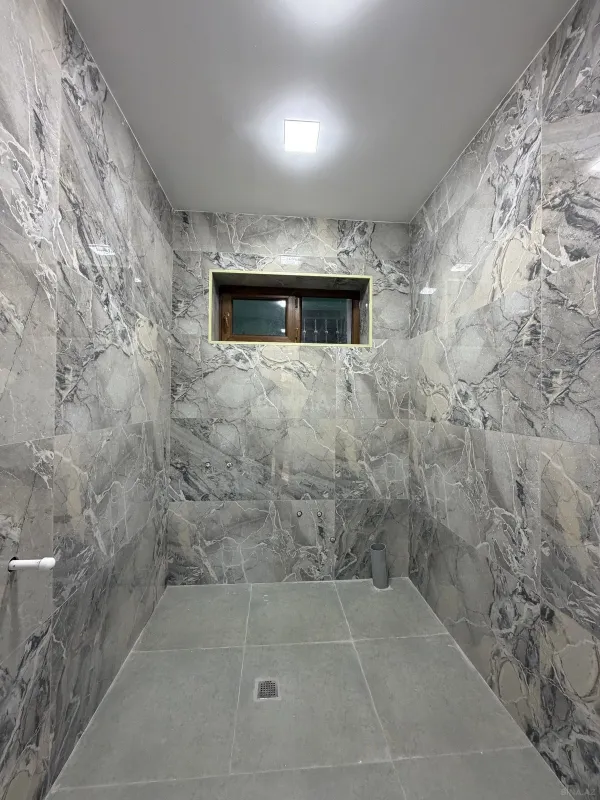 Satılır 6 otaqlı həyət evi 260 m²