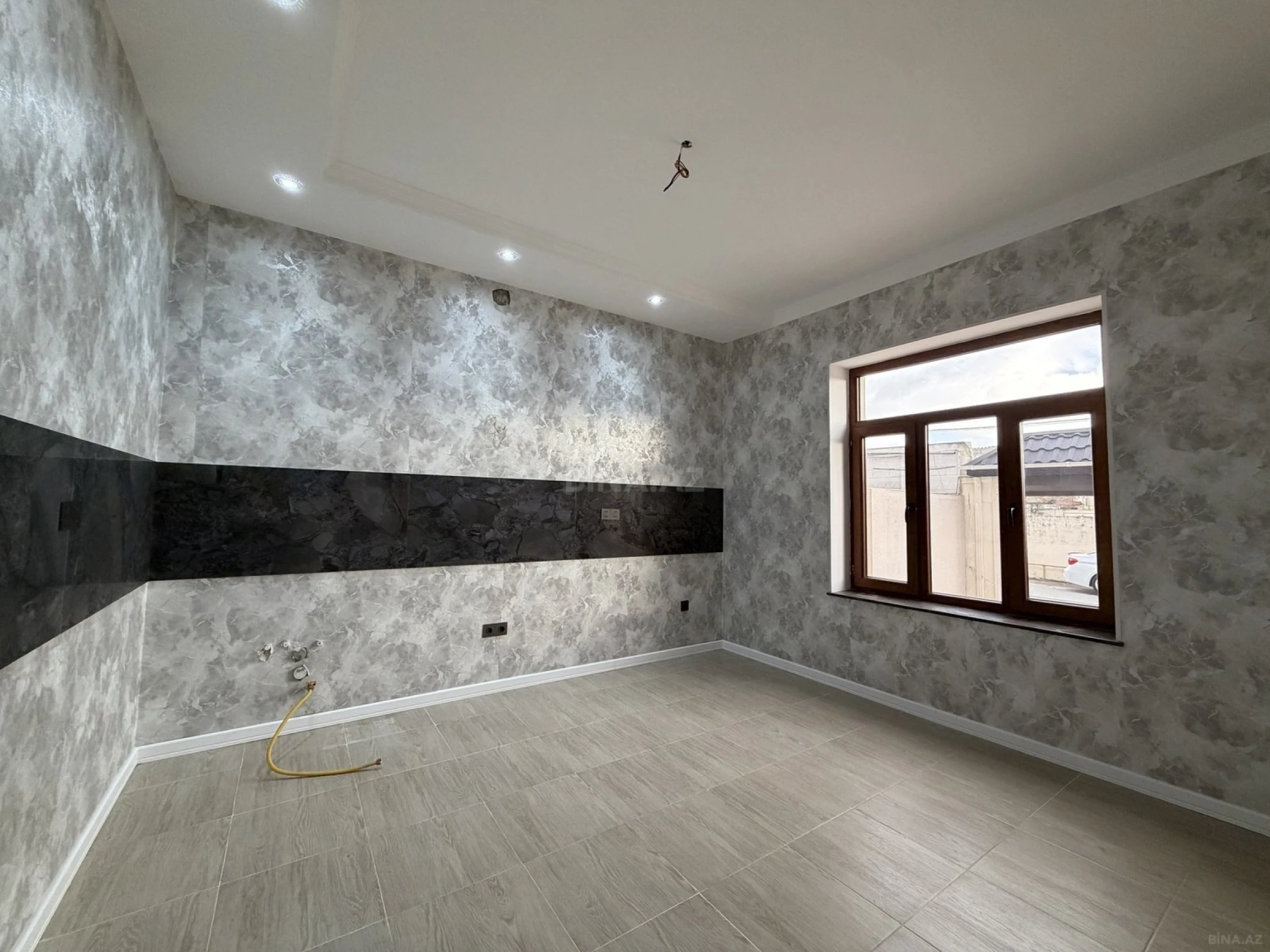 Satılır 6 otaqlı həyət evi 260 m²