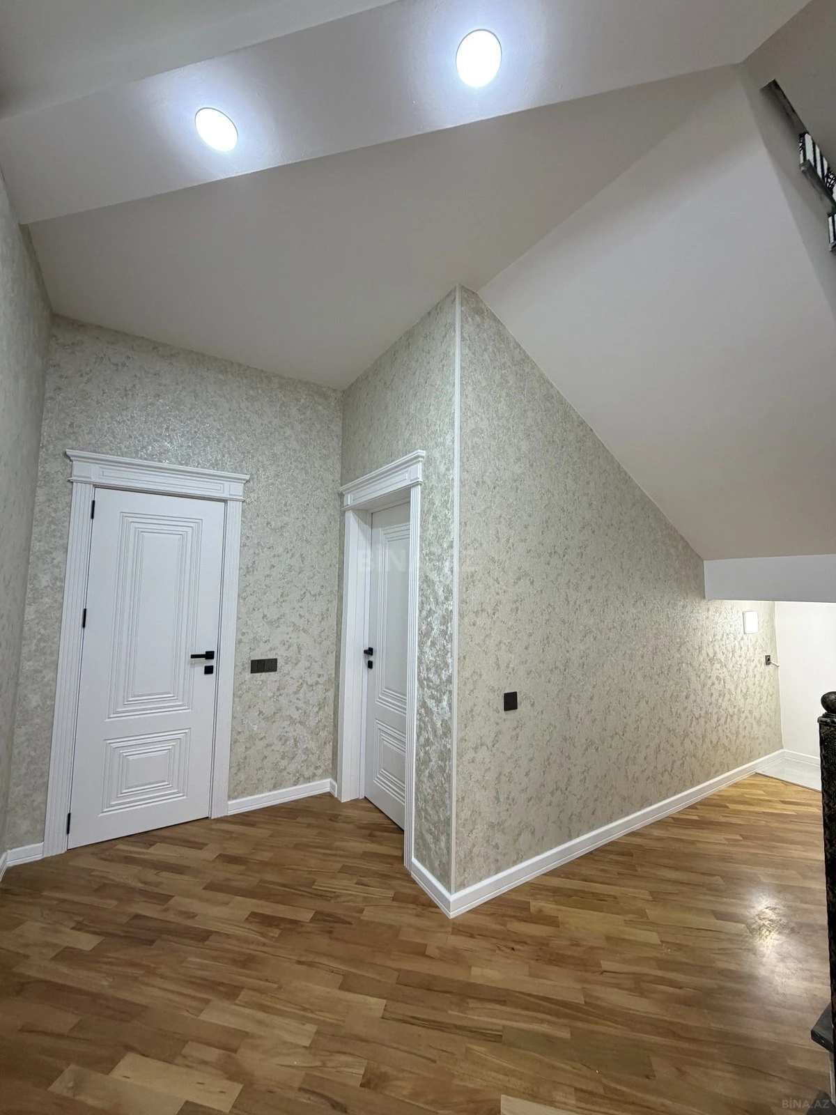 Satılır 6 otaqlı həyət evi 260 m²