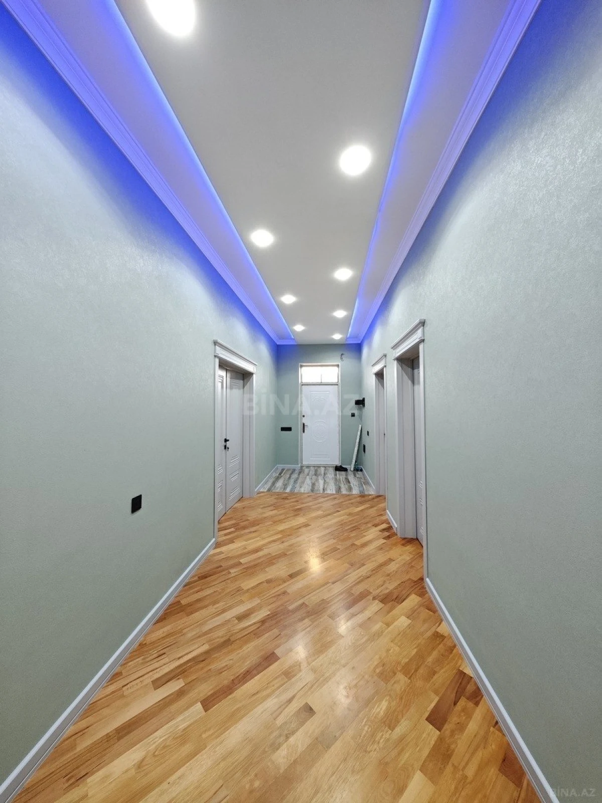 Satılır 6 otaqlı həyət evi 280 m²