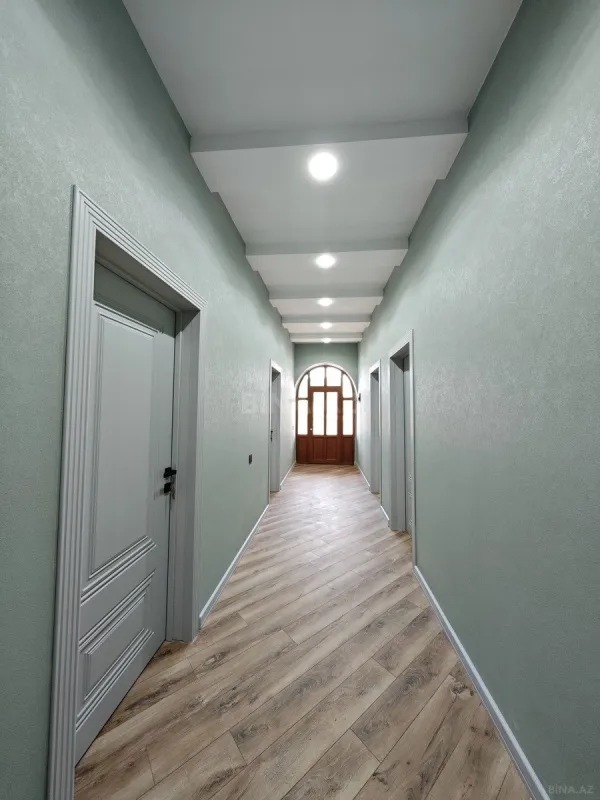 Satılır 6 otaqlı həyət evi 280 m²