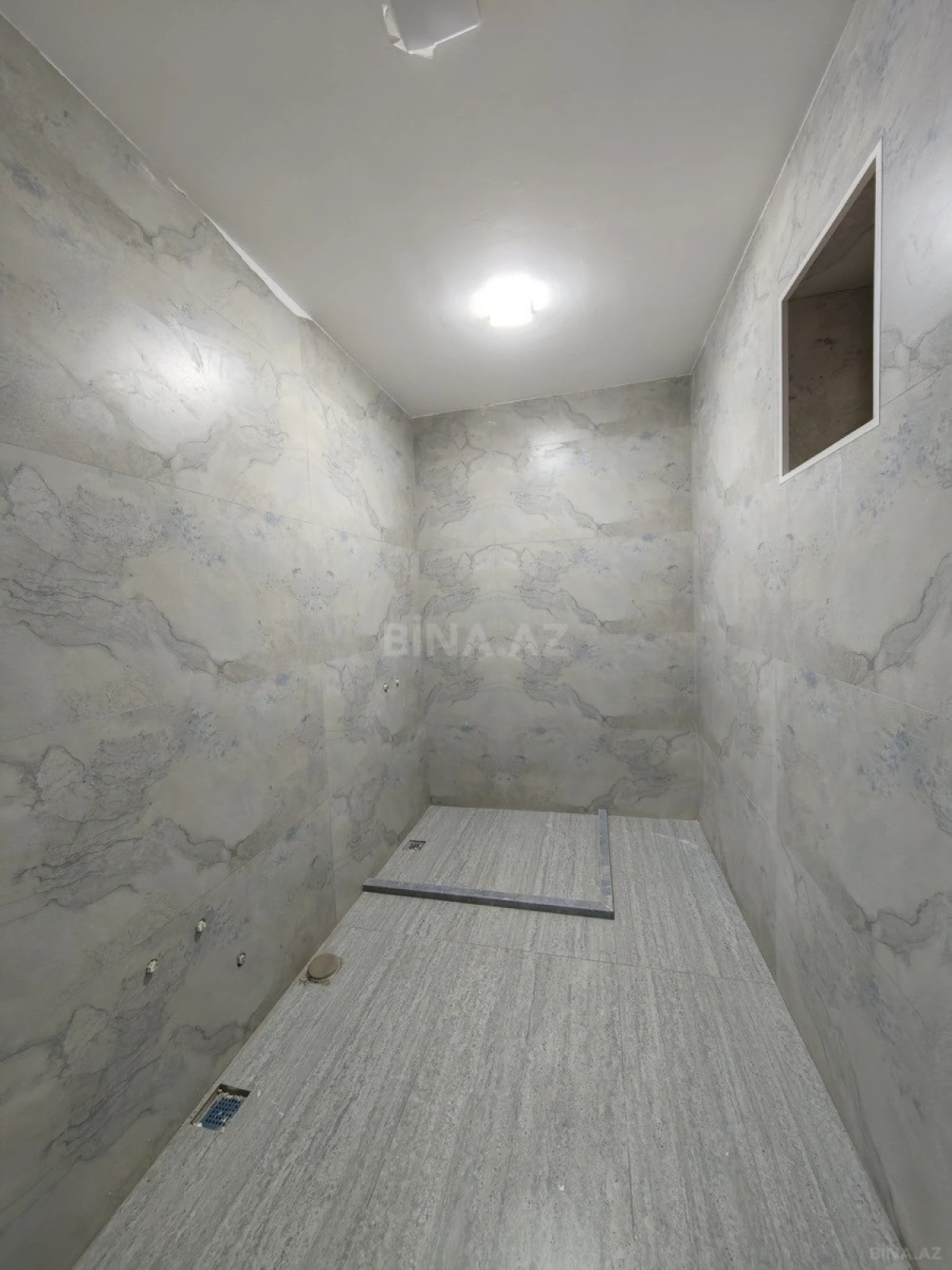 Satılır 6 otaqlı həyət evi 280 m²