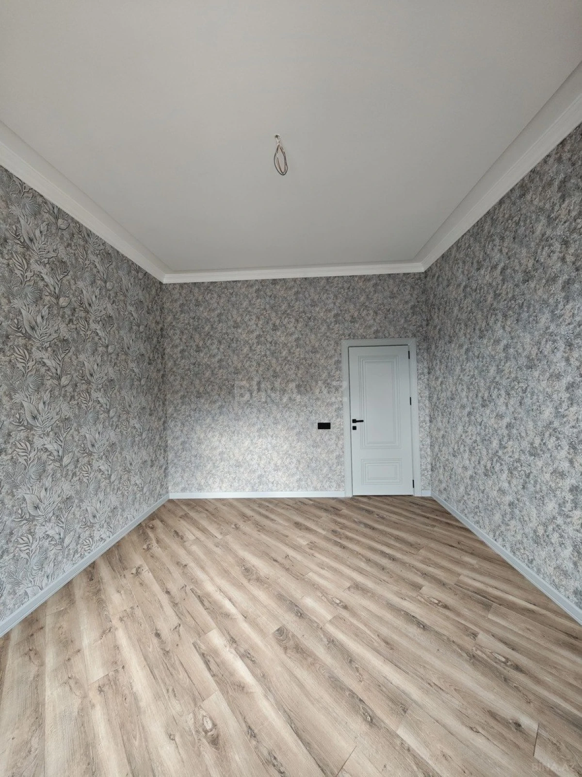 Satılır 6 otaqlı həyət evi 280 m²