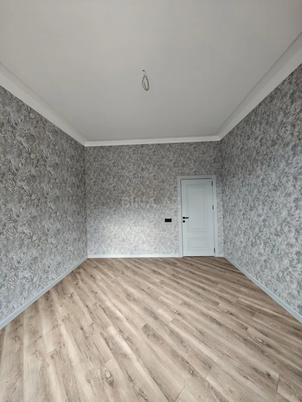 Satılır 6 otaqlı həyət evi 280 m²
