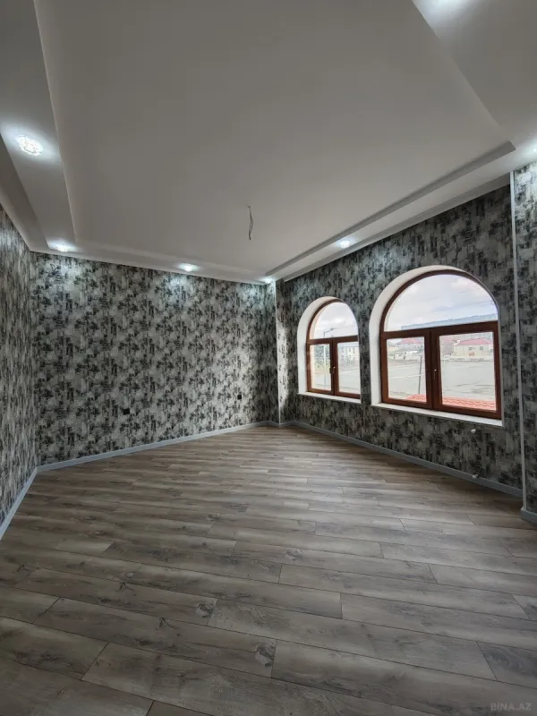 Satılır 6 otaqlı həyət evi 280 m²