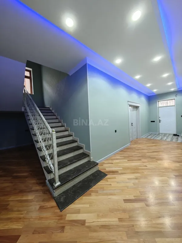 Satılır 6 otaqlı həyət evi 280 m²