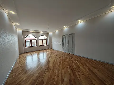 Satılır 6 otaqlı həyət evi 280 m²