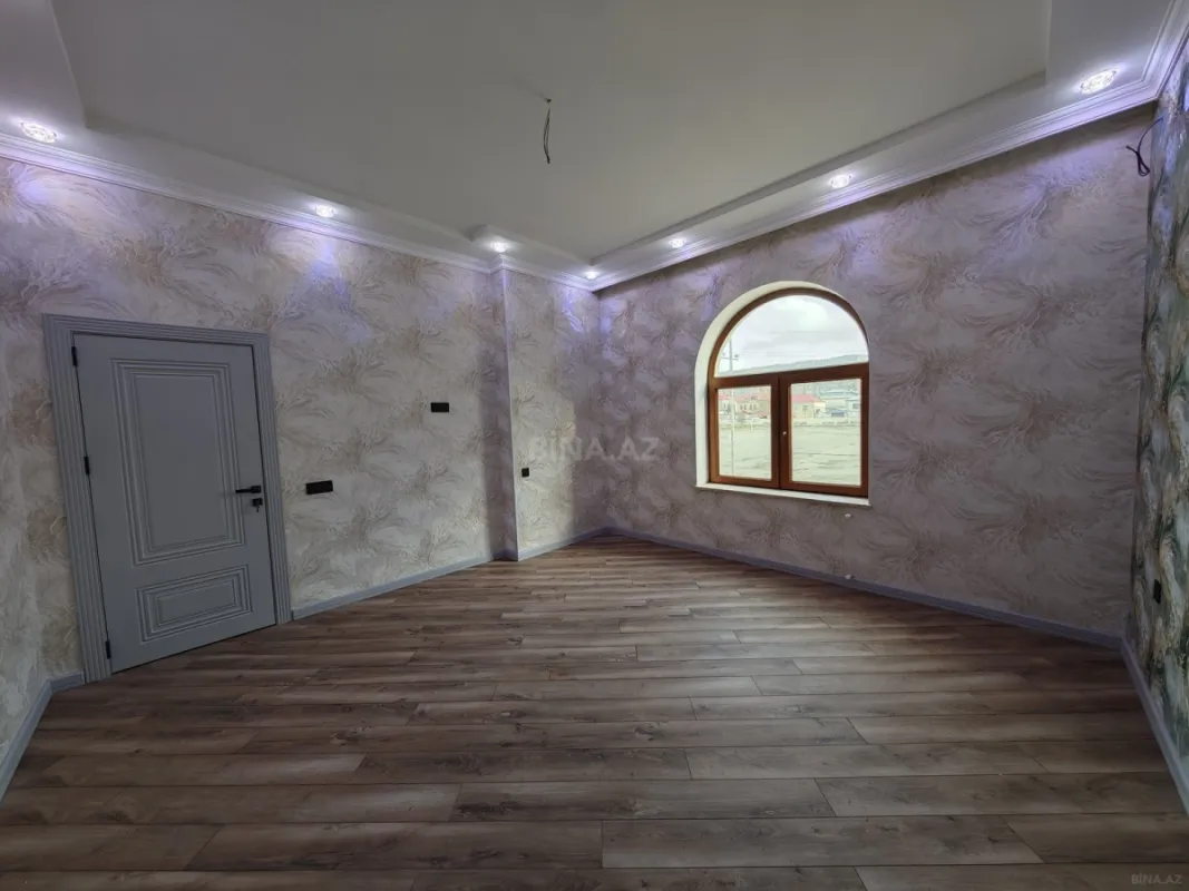 Satılır 6 otaqlı həyət evi 280 m²