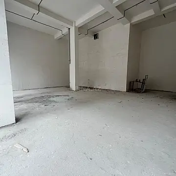 Satılır obyekt 122 m²