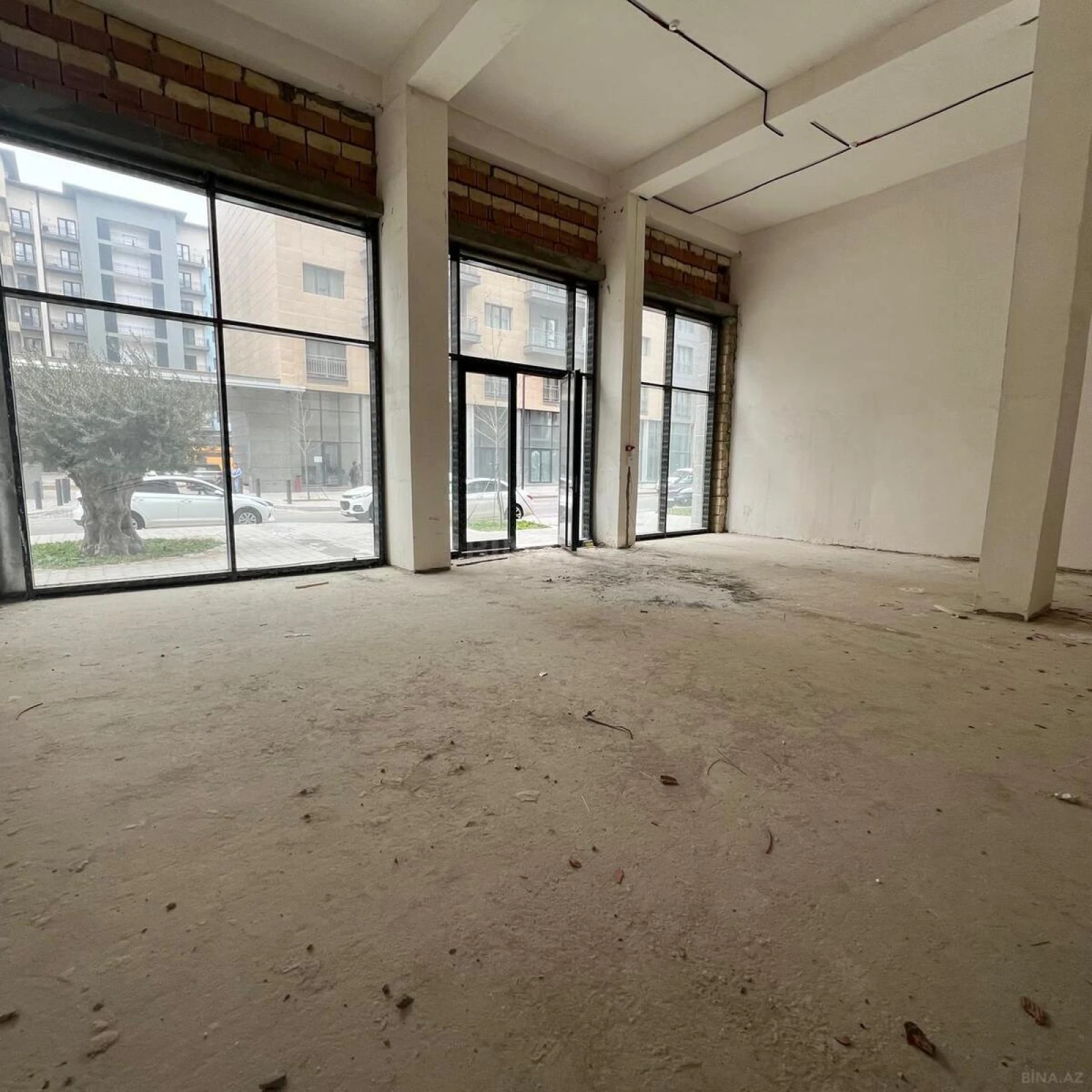 Satılır obyekt 122 m²