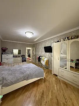 Satılır 3 otaqlı mənzil 130 m²