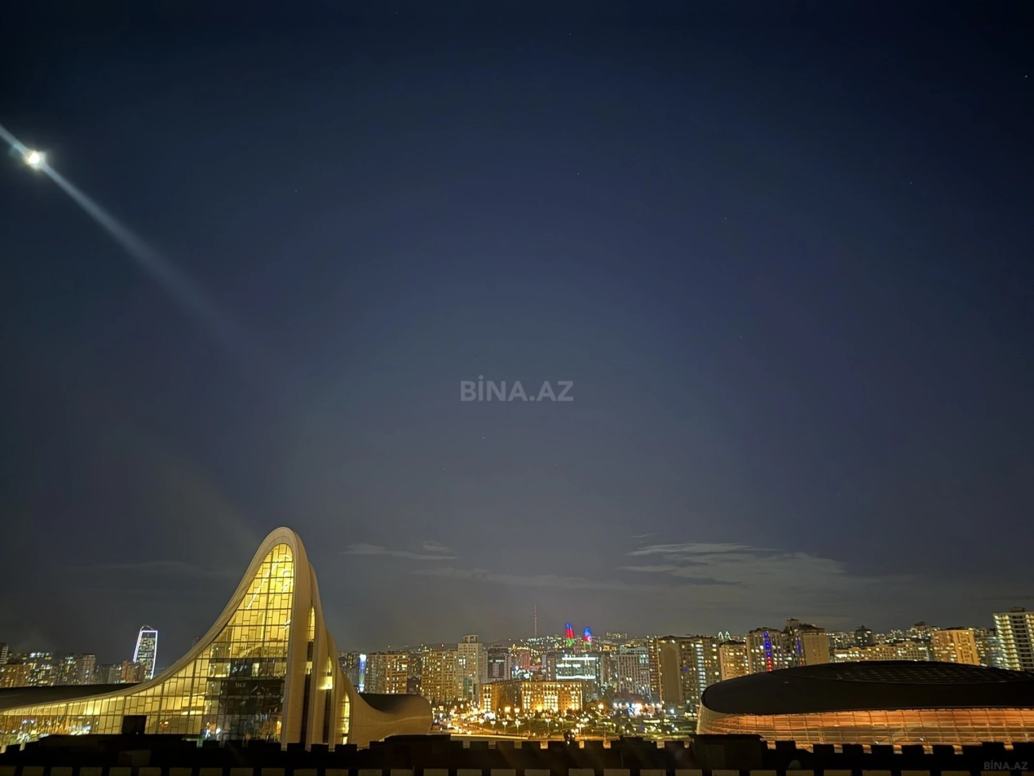 Satılır 3 otaqlı mənzil 130 m²