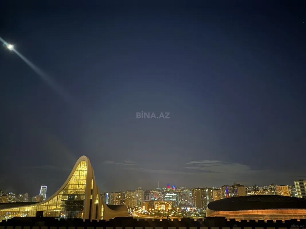 Satılır 3 otaqlı mənzil 130 m²