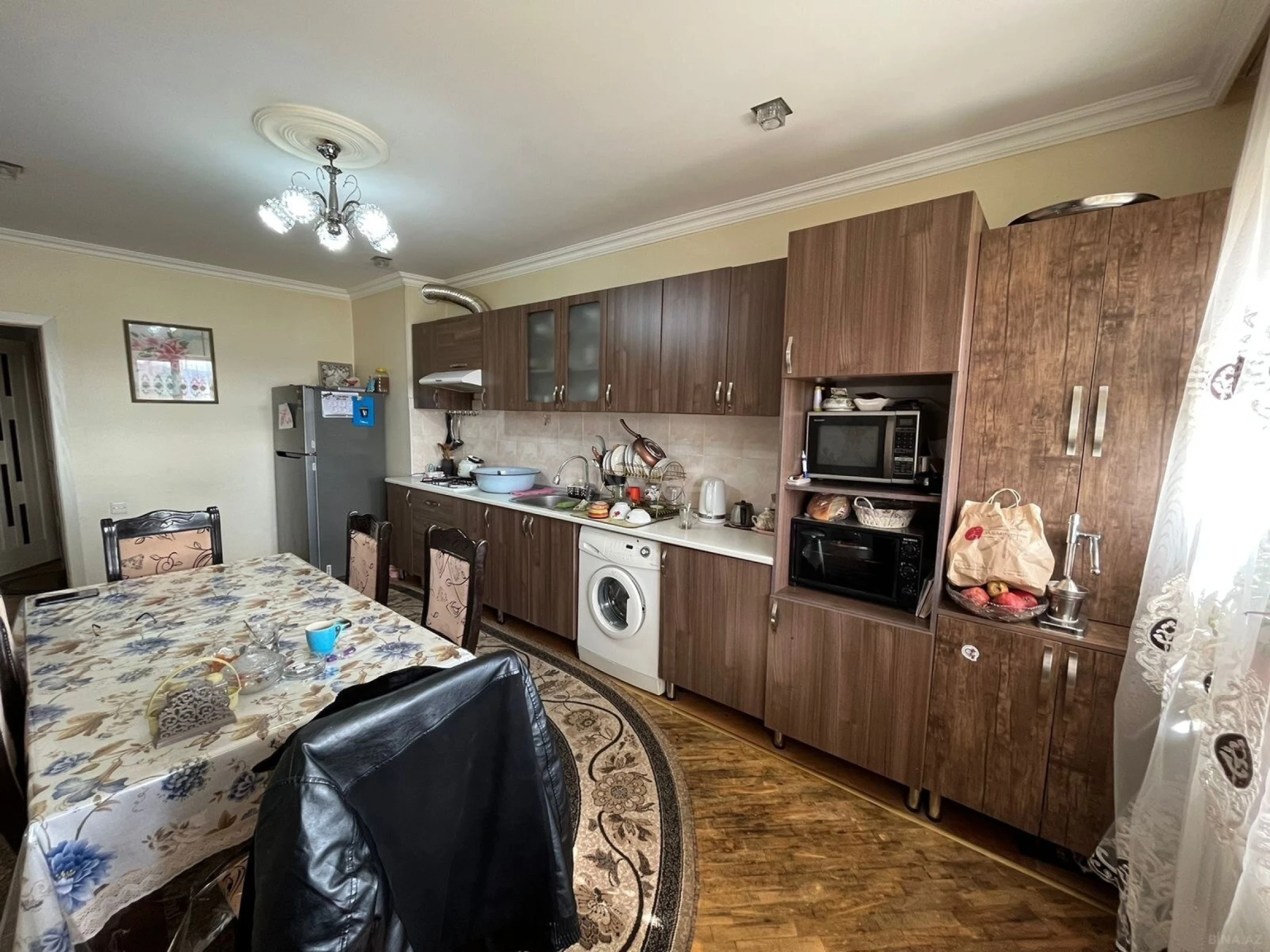 Satılır 3 otaqlı mənzil 130 m²