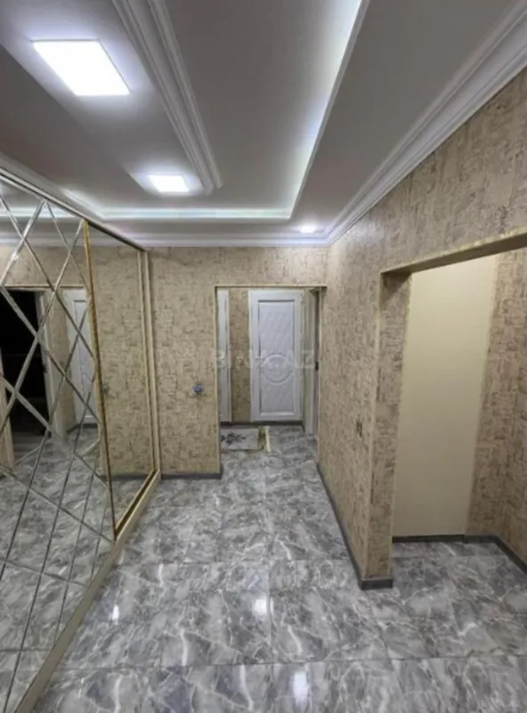 Satılır 4 otaqlı mənzil 115 m²