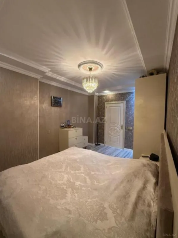 Satılır 4 otaqlı mənzil 115 m²