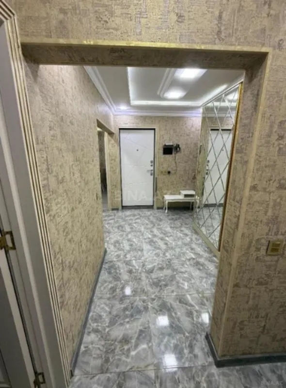 Satılır 4 otaqlı mənzil 115 m²